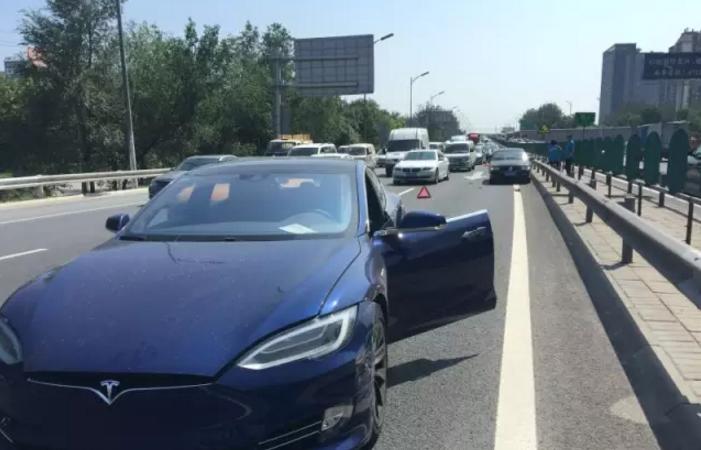 首例特斯拉Autopilot死亡事故發生在(zài)美國(guó)？央視稱今年1月中國(guó)已發生緻死事故