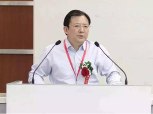 監管否定，數據收緊，想拿了(le／liǎo)牌照就(jiù)“躺着收錢”的(de)征信業到(dào)了(le／liǎo)最艱難的(de)時(shí)刻